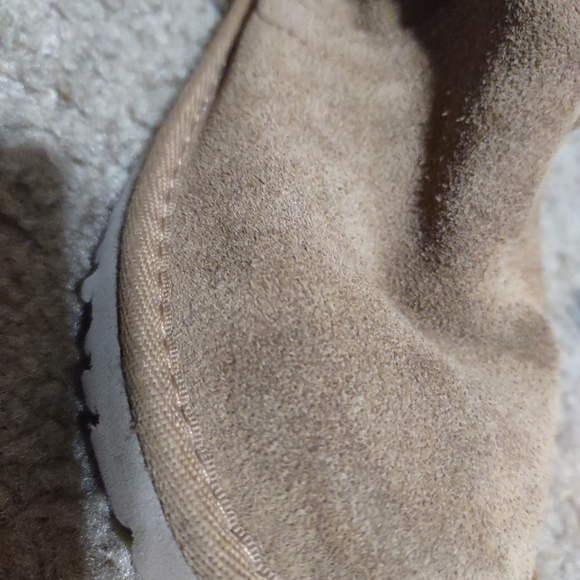 UGG Australia 11c Aleyah Sheepskin Suede Boots - Picture 3 of 10